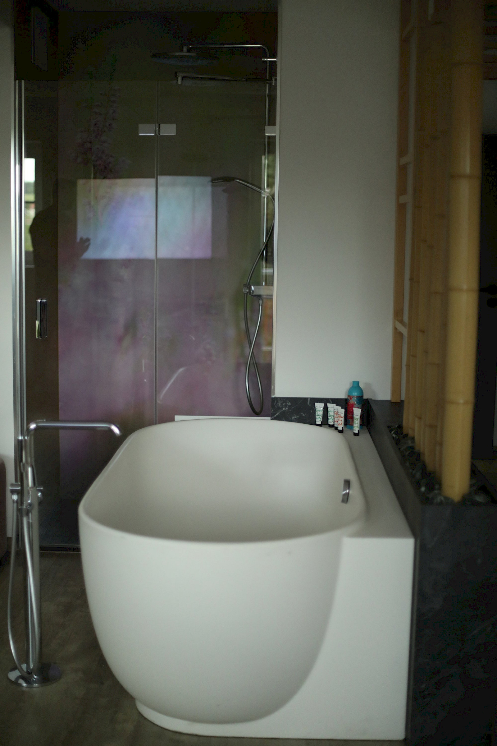 Freistehende Badewanne in der Suite